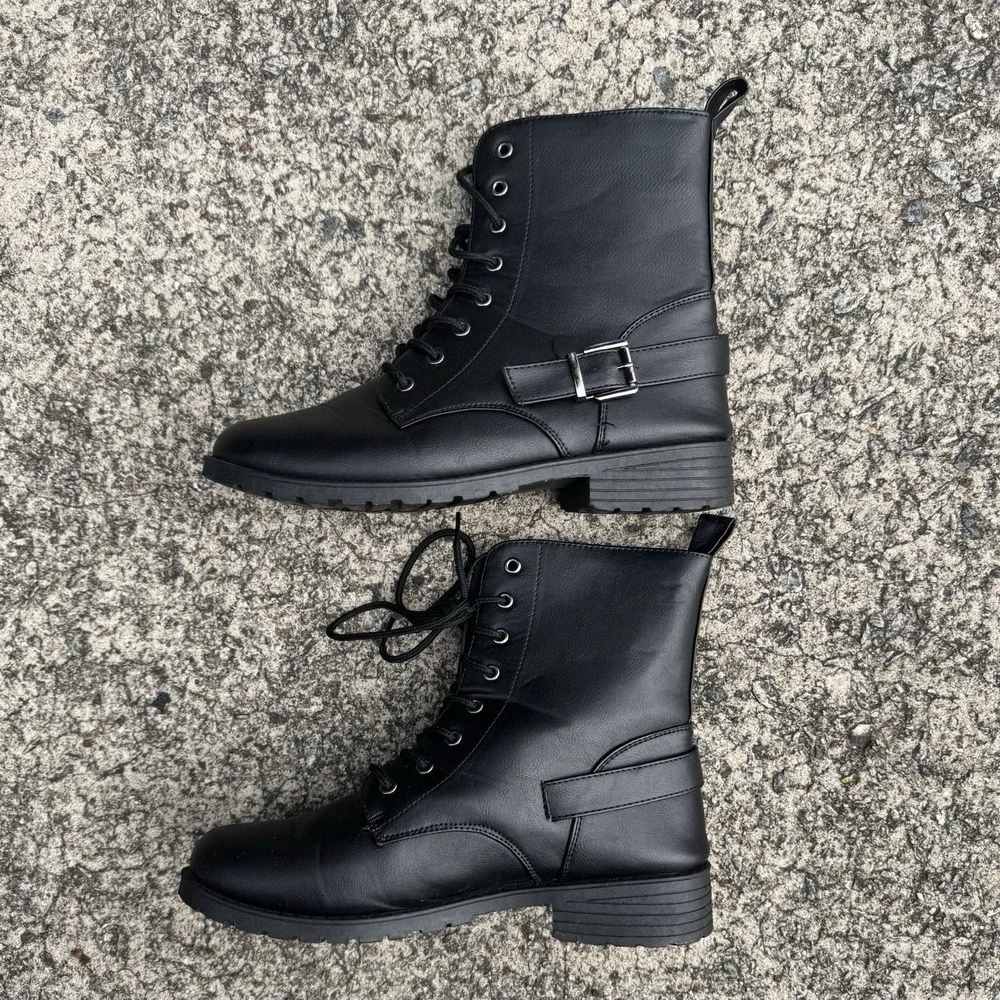 Olivia & Kate Leanna-13L Women's Black Combat Boots Size 10 Faux Leather Lace Up - Picture 7 of 9